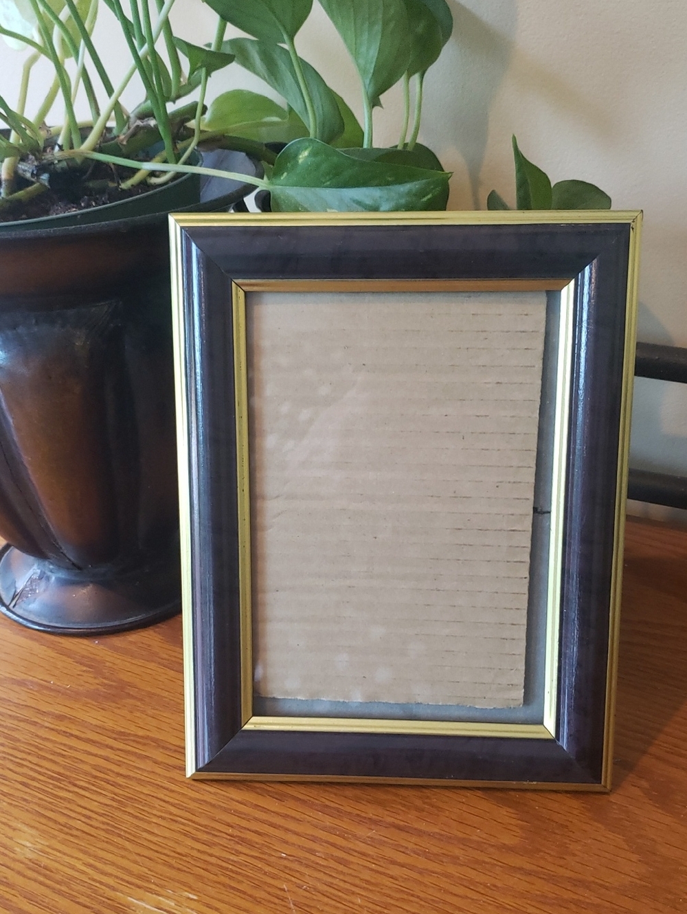 Vtg- Brown and Gold Trimmed Picture Frame - Holds 5x7 Photo
